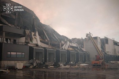 Росія вдарила балістикою по Києву: загинула жінка, десятки поранених, стався витік аміаку Росія вдарила балістикою по Києву: загинула жінка, десятки поранених, стався витік аміаку