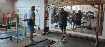 У Вінниці розвідник на протезі готується до змагань "Сильні України" У Вінниці розвідник на протезі готується до змагань "Сильні України"