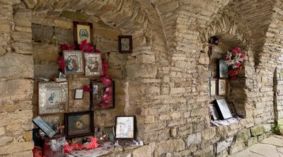 На свята відбуваються богослужіння: у печері на Хмельниччині є церква Святої Трійці На свята відбуваються богослужіння: у печері на Хмельниччині є церква Святої Трійці