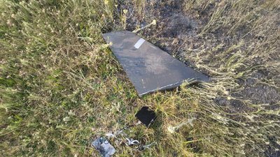 Травм зазнав 21-річний місцевий житель: РФ безпілотниками атакувала АЗС та агропідприємство на Корюківщині Травм зазнав 21-річний місцевий житель: РФ безпілотниками атакувала АЗС та агропідприємство на Корюківщині