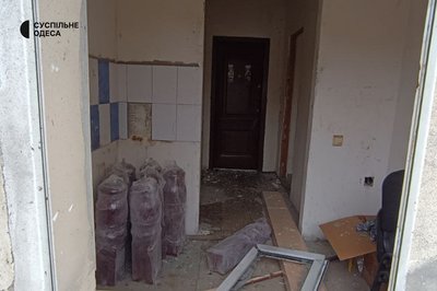 Пошкоджений гуртожиток та 11 травмованих: наслідки російської атаки по Одесі. Фото Пошкоджений гуртожиток та 11 травмованих: наслідки російської атаки по Одесі. Фото