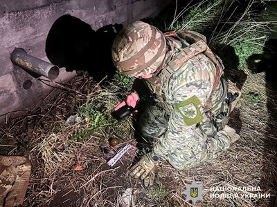 Чоловік погрожував підірвати гранати у Рівному: його затримали після трьохгодинних перемовин — поліція Чоловік погрожував підірвати гранати у Рівному: його затримали після трьохгодинних перемовин — поліція