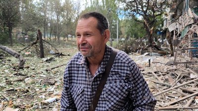 «Будемо жити, будемо виживати»: жителі Краматорська про удар чотирма авіабомбами «Будемо жити, будемо виживати»: жителі Краматорська про удар чотирма авіабомбами