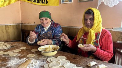 "Фронт без тилу нічого". Кулінарний батальйон села Жабокрич на Вінниччині четвертий рік готує для військових "Фронт без тилу нічого". Кулінарний батальйон села Жабокрич на Вінниччині четвертий рік готує для військових