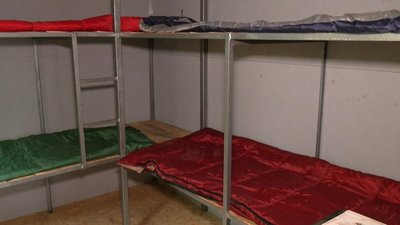 У Хмельницькому волонтери переробляють вантажівку на майстерню для військових У Хмельницькому волонтери переробляють вантажівку на майстерню для військових