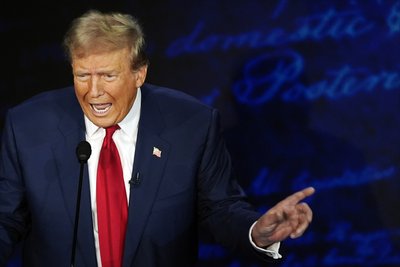 Дональд Трамп під час президентських дебатів із Камалою Гарріс Дональд Трамп під час президентських дебатів із Камалою Гарріс
