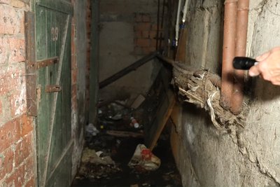 Підвал багатоповерхівки у Чернівцях, який нещодавно затопило Підвал багатоповерхівки у Чернівцях, який нещодавно затопило
