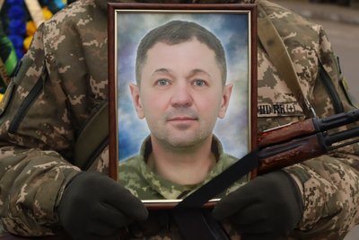 В Охтирці поховали полеглого військовослужбовця Олега Крощенка В Охтирці поховали полеглого військовослужбовця Олега Крощенка