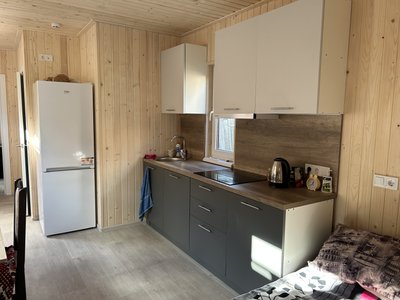 На Полтавщині встановили модульний будинок родині, чий дім згорів внаслідок удару БпЛА На Полтавщині встановили модульний будинок родині, чий дім згорів внаслідок удару БпЛА