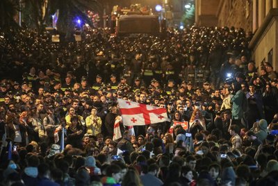 Акція протесту проти законопроєкту про "іноземних агентів" у Тбілісі Акція протесту проти законопроєкту про "іноземних агентів" у Тбілісі