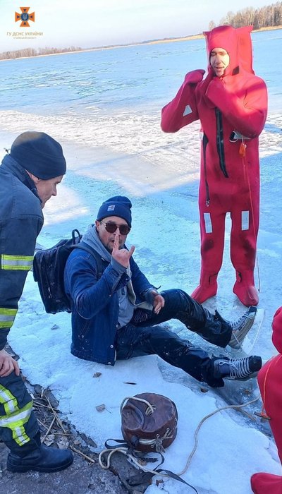 На Київщині двоє чоловіків провалились під кригу, один загинув На Київщині двоє чоловіків провалились під кригу, один загинув