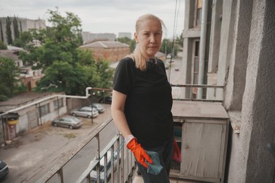 Як у Новобаварському районі Харкова усувають наслідки влучання дрону РФ: фото Як у Новобаварському районі Харкова усувають наслідки влучання дрону РФ: фото