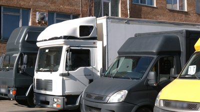 Хмельницькі волонтери готують п’ять спеціальних автомобілів для передачі ЗСУ