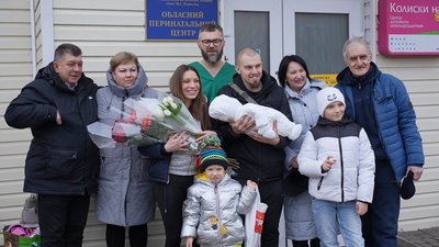 Ветеран війни Роман Кашпур втретє став батьком: яке ім'я обрали для доньки Ветеран війни Роман Кашпур втретє став батьком: яке ім'я обрали для доньки