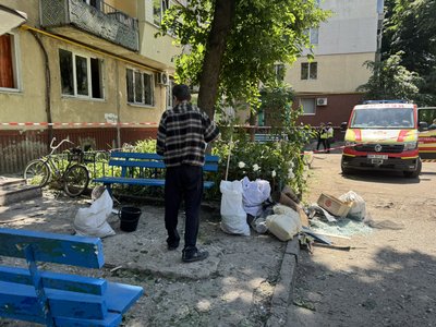 Снаряд РСЗВ на дивані: свідки розповіли про обстріл вулиць Металургів і Реміснича в Сумах Снаряд РСЗВ на дивані: свідки розповіли про обстріл вулиць Металургів і Реміснича в Сумах