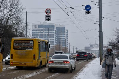 У Львові на мості на вул. Кульпарківській заборонили рух вантажівок У Львові на мості на вул. Кульпарківській заборонили рух вантажівок