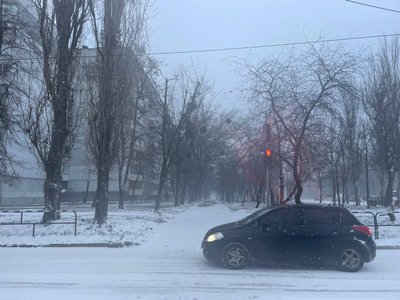 Розчищають дороги та тротуари: як на Черкащині долають наслідки хуртовини Розчищають дороги та тротуари: як на Черкащині долають наслідки хуртовини