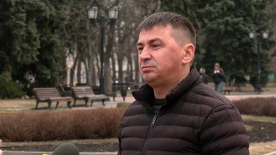 Грошей на поточний ремонт місцевих доріг на Чернігівщині немає: з чим це пов'язано та що кажуть водії про стан доріг Грошей на поточний ремонт місцевих доріг на Чернігівщині немає: з чим це пов'язано та що кажуть водії про стан доріг