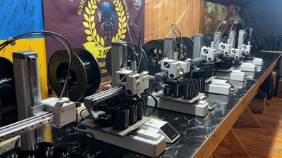 Волонтер із Рівненщини показав, як виготовляє комплектуючі до дронів на 3D-принтерах Волонтер із Рівненщини показав, як виготовляє комплектуючі до дронів на 3D-принтерах