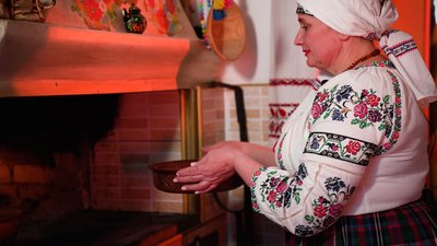 "Кулінарний спадок": як готують десерт із молозива на Рівненщині "Кулінарний спадок": як готують десерт із молозива на Рівненщині