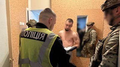 Займалися вимаганням на Чернігівщині: затримали членів групи, яких підозрюють у вимаганні Займалися вимаганням на Чернігівщині: затримали членів групи, яких підозрюють у вимаганні