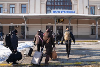 Залізничний вокзал, Франківськ Залізничний вокзал, Франківськ