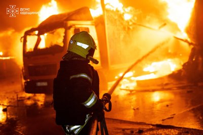 Одна людина загинула, двоє поранені: ДСНС показала наслідки атаки РФ на Одещину 26 вересня Одна людина загинула, двоє поранені: ДСНС показала наслідки атаки РФ на Одещину 26 вересня