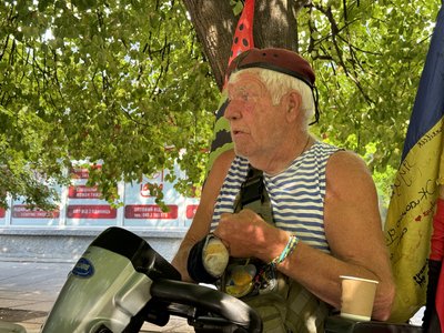 "Я задоволений тим, що у свої 77 роки ще працюю та допомагаю ЗСУ". Інтерв'ю з херсонським волонтером "Дядею Гришею" "Я задоволений тим, що у свої 77 роки ще працюю та допомагаю ЗСУ". Інтерв'ю з херсонським волонтером "Дядею Гришею"