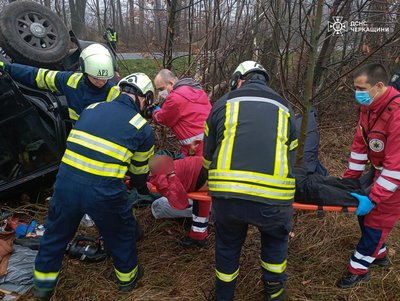 На Черкащині рятувальники ліквідували наслідки двох ДТП На Черкащині рятувальники ліквідували наслідки двох ДТП