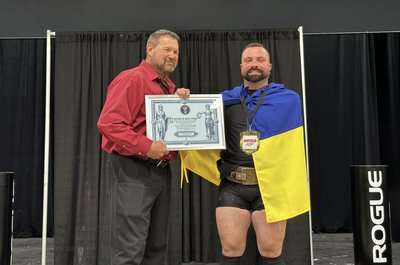 Спортсмен з Бердянська встановив світовий рекорд з пауерліфтингу Спортсмен з Бердянська встановив світовий рекорд з пауерліфтингу
