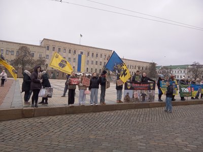 "Просимо міжнародні організації – знайдіть нам наших рідних". У Кропивницькому вийшли на акцію "Не мовчи! Полон вбиває" "Просимо міжнародні організації – знайдіть нам наших рідних". У Кропивницькому вийшли на акцію "Не мовчи! Полон вбиває"