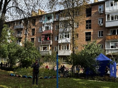 «Всі почали кричати, плакати»: у Сумах через атаку армії РФ загинули двоє людей «Всі почали кричати, плакати»: у Сумах через атаку армії РФ загинули двоє людей