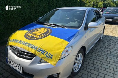 "Сподіваємось, що це допоможе": в Одесі влаштували автопробіг на підтримку полонених та зниклих безвісти "Сподіваємось, що це допоможе": в Одесі влаштували автопробіг на підтримку полонених та зниклих безвісти