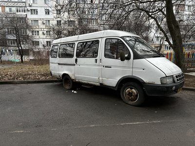 "Вона тут роками вже стоїть": у Полтаві не прибирають покинуті автівки з вулиць міста "Вона тут роками вже стоїть": у Полтаві не прибирають покинуті автівки з вулиць міста