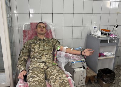 "Ваша кров воює”: у Мукачеві провели виїзний забір крові "Ваша кров воює”: у Мукачеві провели виїзний забір крові
