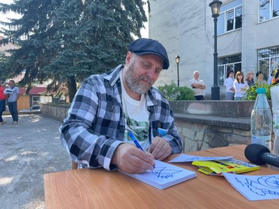 Благодійна виставка, Нікіта Тітов, Тернопільщина, липень 2024 Благодійна виставка, Нікіта Тітов, Тернопільщина, липень 2024