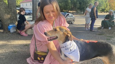 Організаторка заходу Людмила разом з Альмою Організаторка заходу Людмила разом з Альмою
