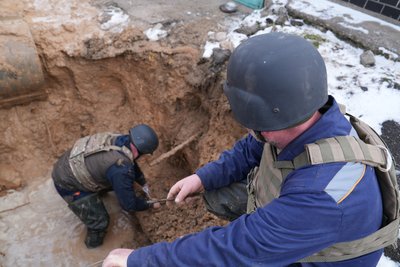 "Цивільні та інфраструктура — для них мішень" Як обстріли і морози впливають на водопостачання у Херсоні "Цивільні та інфраструктура — для них мішень" Як обстріли і морози впливають на водопостачання у Херсоні