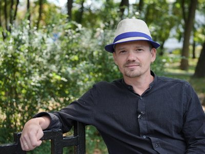 Піщана скульптура полтавця Олексія Поди, яка перемогла на конкурсі у травні, досі стоїть у Латвії Піщана скульптура полтавця Олексія Поди, яка перемогла на конкурсі у травні, досі стоїть у Латвії