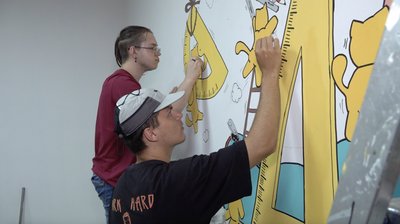Кольорові коти на стінах: у Черкасах студенти з Краматорська розмальовують шкільне укриття Кольорові коти на стінах: у Черкасах студенти з Краматорська розмальовують шкільне укриття
