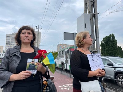 Вшанування загиблих військових, хвилина мовчання, Тернопіль, серпень 2024 Вшанування загиблих військових, хвилина мовчання, Тернопіль, серпень 2024