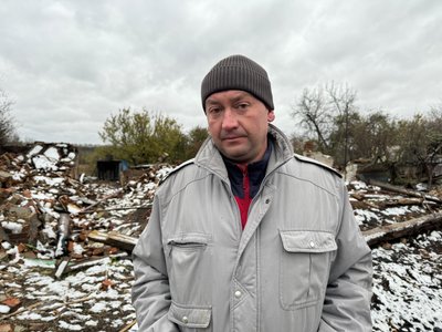 "Просто під хату прилетіло". Як виживає село у Юнаківській громаді на Сумщині поблизу кордону з Росією "Просто під хату прилетіло". Як виживає село у Юнаківській громаді на Сумщині поблизу кордону з Росією