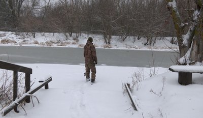 "Вікно життя" для риби: селяни на Черкащині роблять ополонки на водоймах "Вікно життя" для риби: селяни на Черкащині роблять ополонки на водоймах