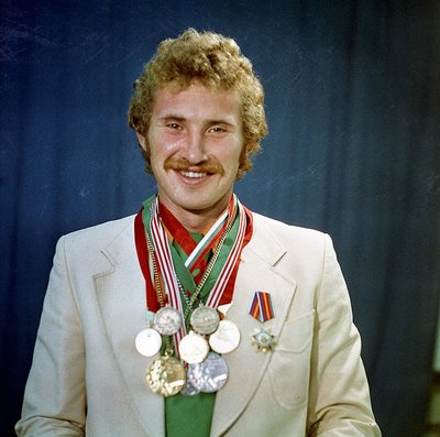 Олімпійський чемпіон Сергій Нагорний з медалями Олімпійський чемпіон Сергій Нагорний з медалями