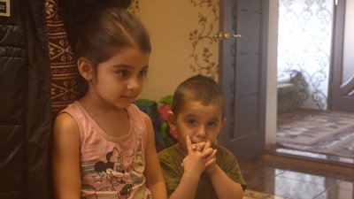 "Уб'ють в своїй хаті, старий вже, все одно". Попри наближення фронту жителі села на Дніпропетровщині не хочуть виїжджати "Уб'ють в своїй хаті, старий вже, все одно". Попри наближення фронту жителі села на Дніпропетровщині не хочуть виїжджати
