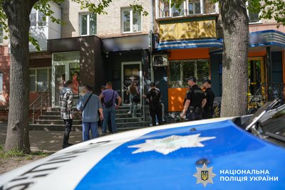 Судитимуть двох рівнян, яких підозрюють у виманюванні в пенсіонерки 10 тисяч доларів США та 2 тисяч євро Судитимуть двох рівнян, яких підозрюють у виманюванні в пенсіонерки 10 тисяч доларів США та 2 тисяч євро