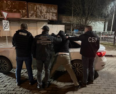 27-річного волинянина підозрюють у переправленні чоловіків за кордон за 10 тисяч доларів 27-річного волинянина підозрюють у переправленні чоловіків за кордон за 10 тисяч доларів