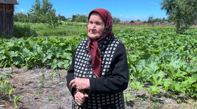 У 95 років садить город: як живе найстарша жителька села Тинне на Рівненщині У 95 років садить город: як живе найстарша жителька села Тинне на Рівненщині