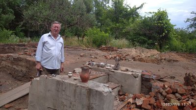 Розділені "бетонкою" й об’єднані обстрілами: як живуть жителі мікрорайонів Півці та Олександрівка у Чернігові Розділені "бетонкою" й об’єднані обстрілами: як живуть жителі мікрорайонів Півці та Олександрівка у Чернігові