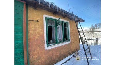 Пошкоджені об'єкти інфраструктури та приватні будинки: росіяни атакували Сновськ та села громади Пошкоджені об'єкти інфраструктури та приватні будинки: росіяни атакували Сновськ та села громади